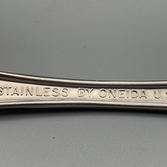 8 pc. Oneida CLASSIC MOOD DEAUVILLE PRESCOTT Flatware Stainless 2 Table Settings - Picture 3 of 12